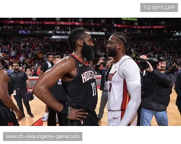 传奇对决：詹姆斯和哈登的巅峰对抗！，詹姆斯跟哈登