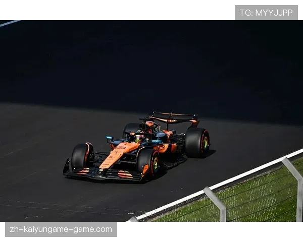 史上最燃冲刺!冠军运动员疯狂冲刺百米终点,赢得掌声雷动! 史上最燃冲刺!冠军运动员疯狂冲刺百米终点,赢得掌声雷动!